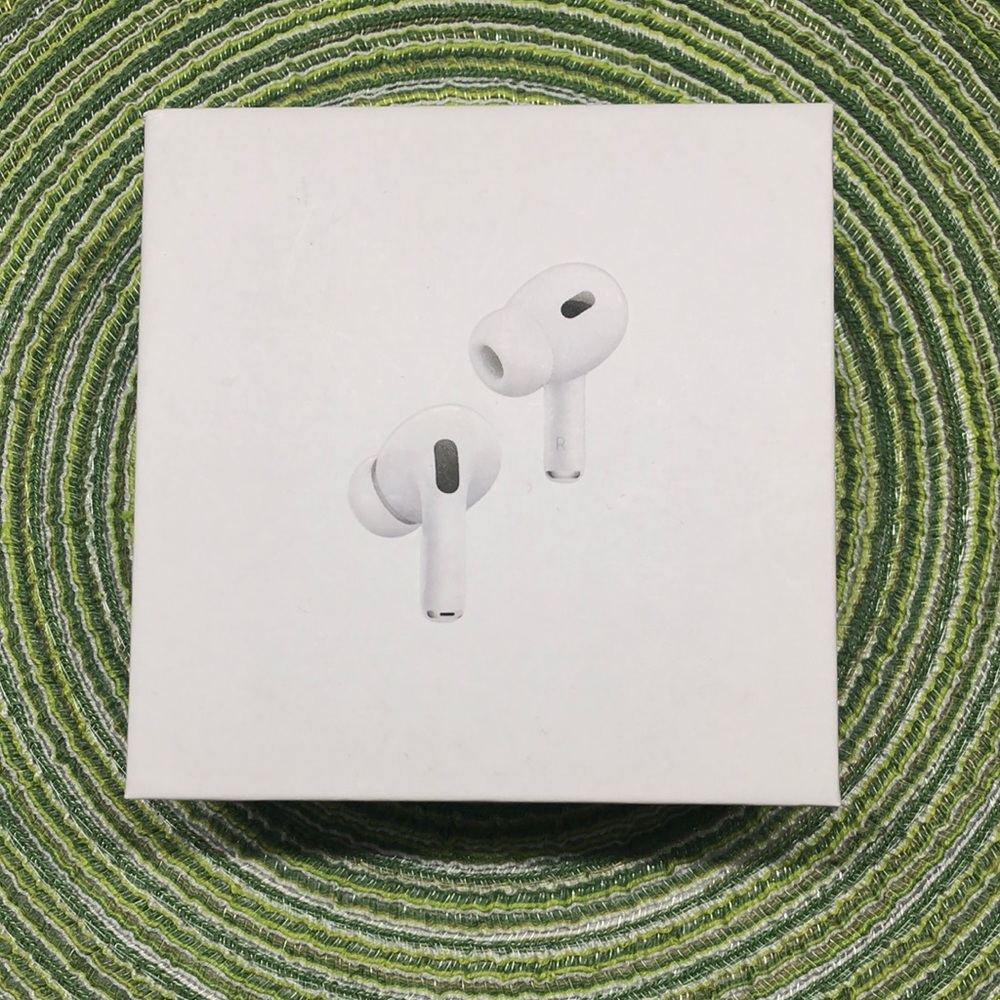 🥦Apple AirPods Pro Generation with MagSafe Wireless Charging Case - White